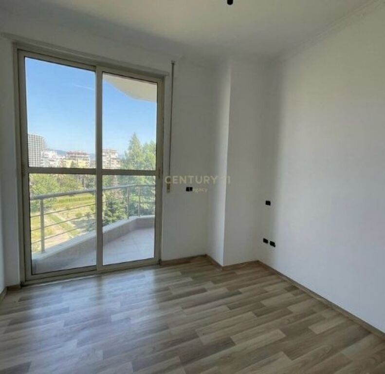 Shitet apartament 3+1+2 – hapësirë familjare dhe standard modern