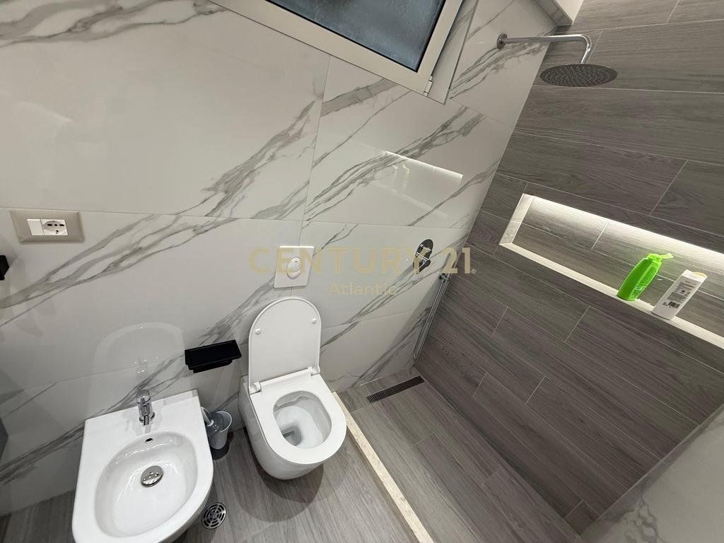 JEPET SUPER VILE ME QERA NE ISH -KENETE DURRES!