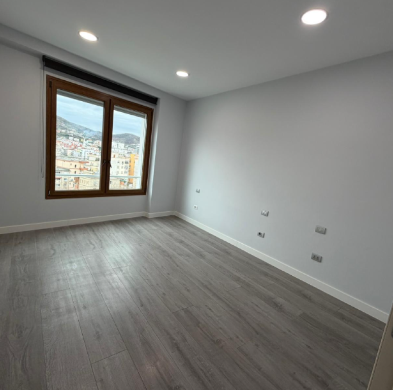 🏢 Jepet me qira – Ambient Zyre, Delijorgji