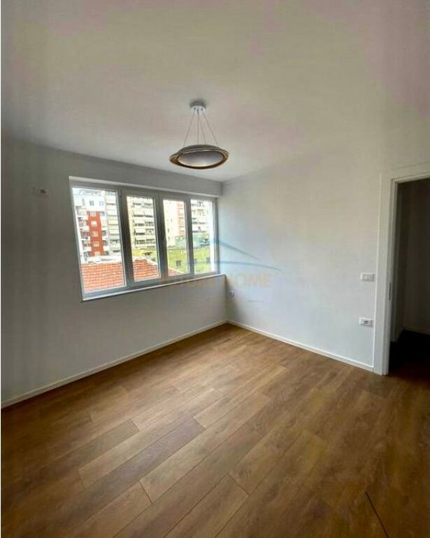 ✨ I Saporestauruar te Tregu Elektrik – 1+1 me Garderobë në Shitje! 🏠