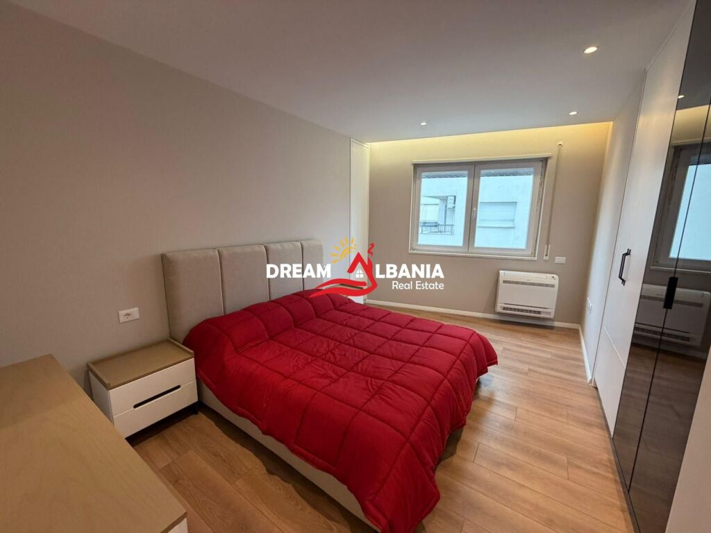 Shitet apartament 2+1 ne Qender te Tiranes prane Kafe Flora (ID 41211759)
