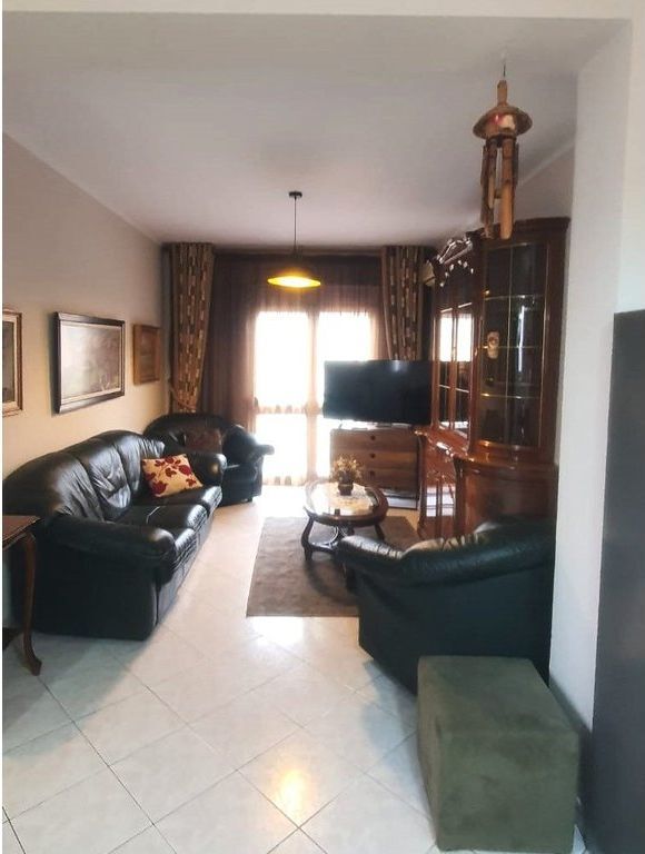 Apartament 2+1+2 Me Qira në Brryl, Tiranë