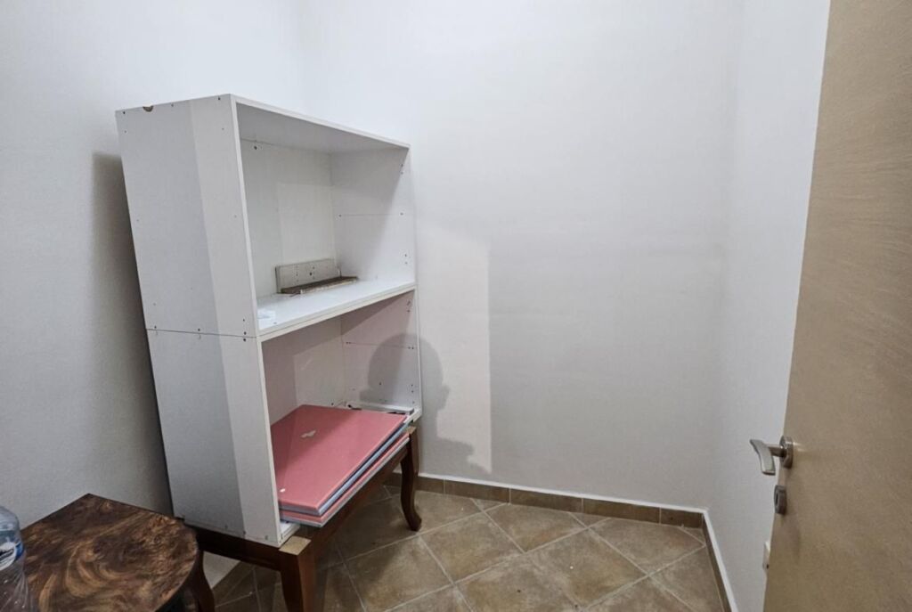Tek Kopshti Botanik, ​Shitet Apartament 2+1 Me Hapësirë Të Bollshme!