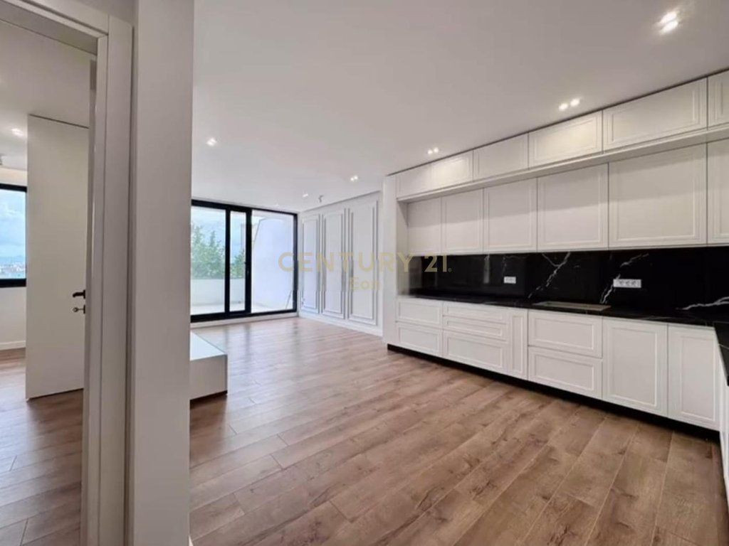 Apartament 3+1+2 Për Shitje në Ish-URT, Durrës - 180,000€ !