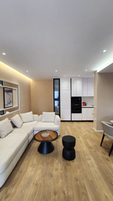 Shitet Apartament 2+1+2 – Rruga e Durrësit