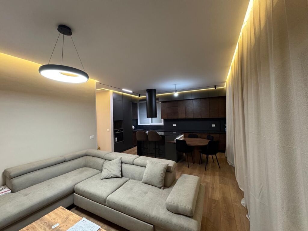 Kopshti Botanik,jepet me qira apartament 2+1+2Wc+Parkim. 1200 Euro