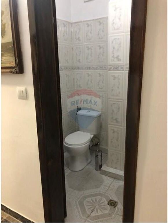 Zyrë - Për Qira - Myslym Shyri, Tiranë