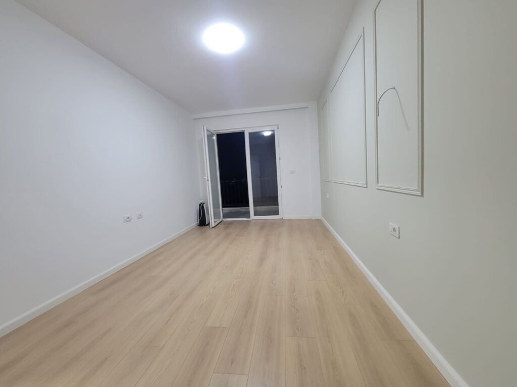 Apartament 2+1+Parkim me qera Kombinat
