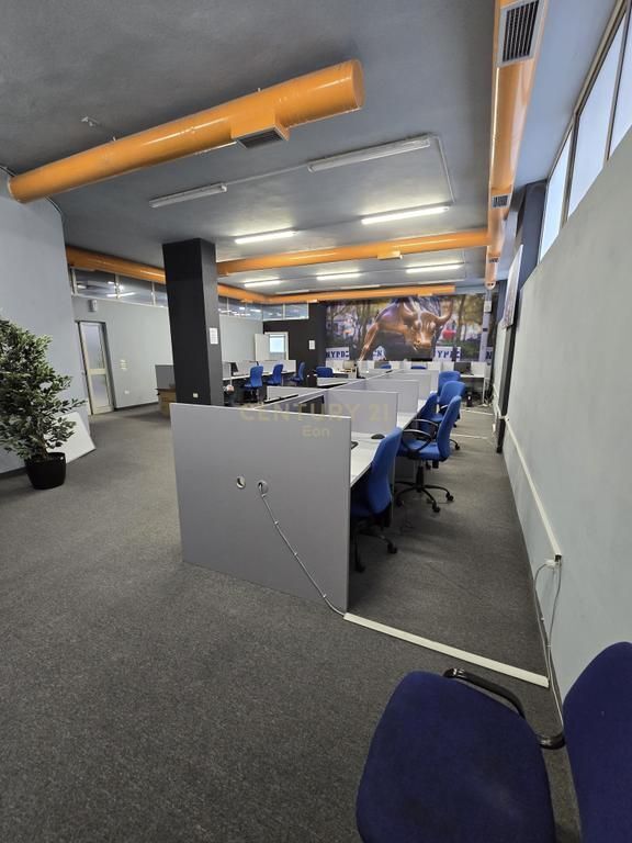 Ambient për Shitje në Durrës, pranë Rrugës Mujo Ulqinaku (1200 Euro/m2) !