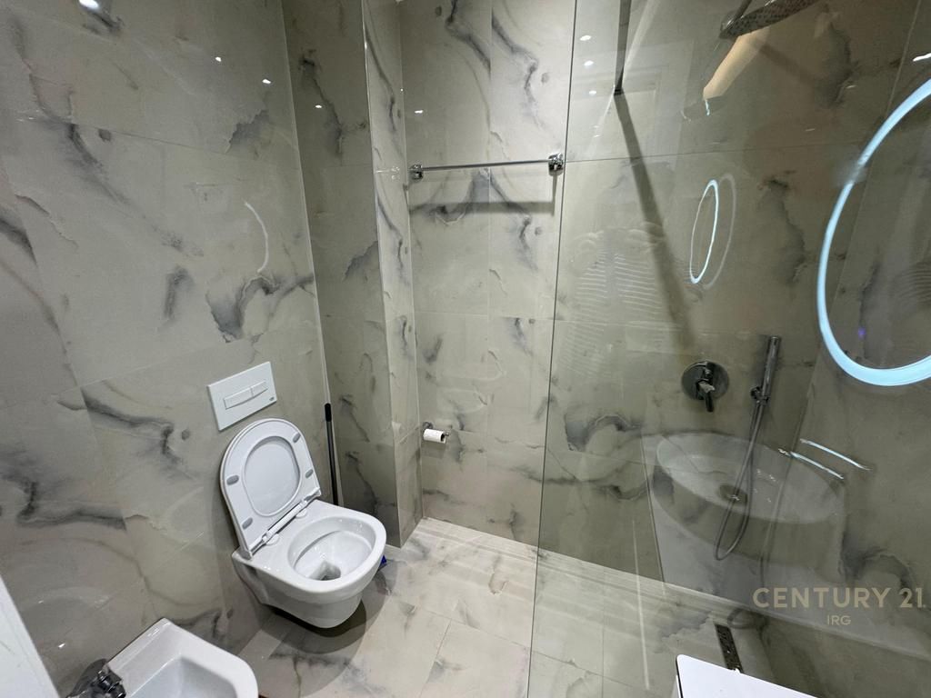 Jepet me Qira Apartament 2+1+Post Parkimi tek Kodra e Diellit