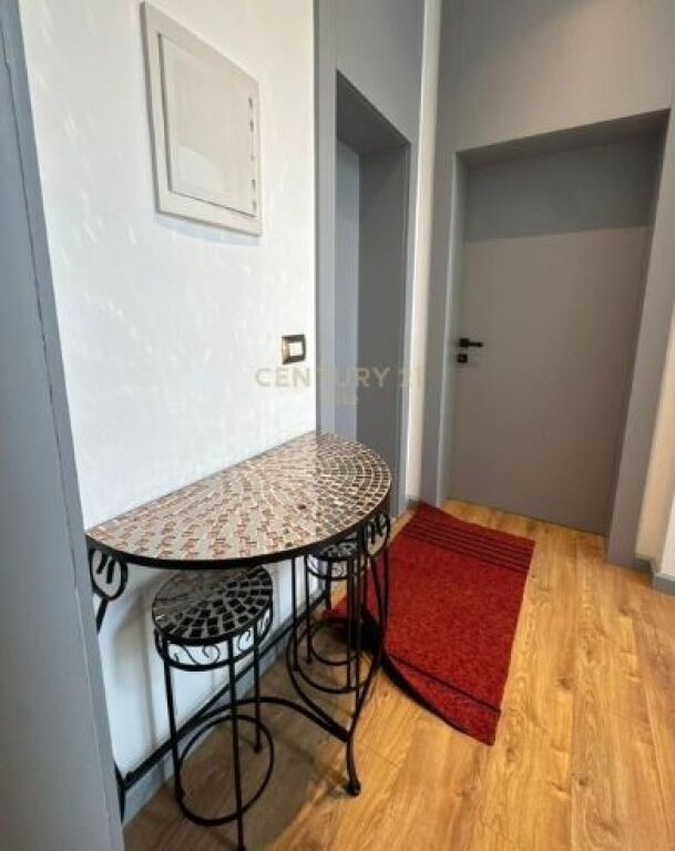 Villa su due piani in vendita – zona d'élite e sviluppo naturale