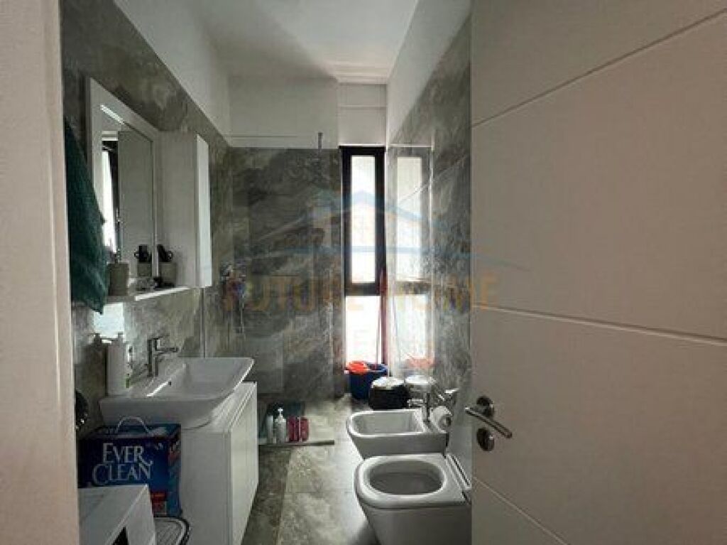 SHITET APARTAMENT 2+1,SQUARE 21,21 DHJETORI,RRUGA E KAVAJES
