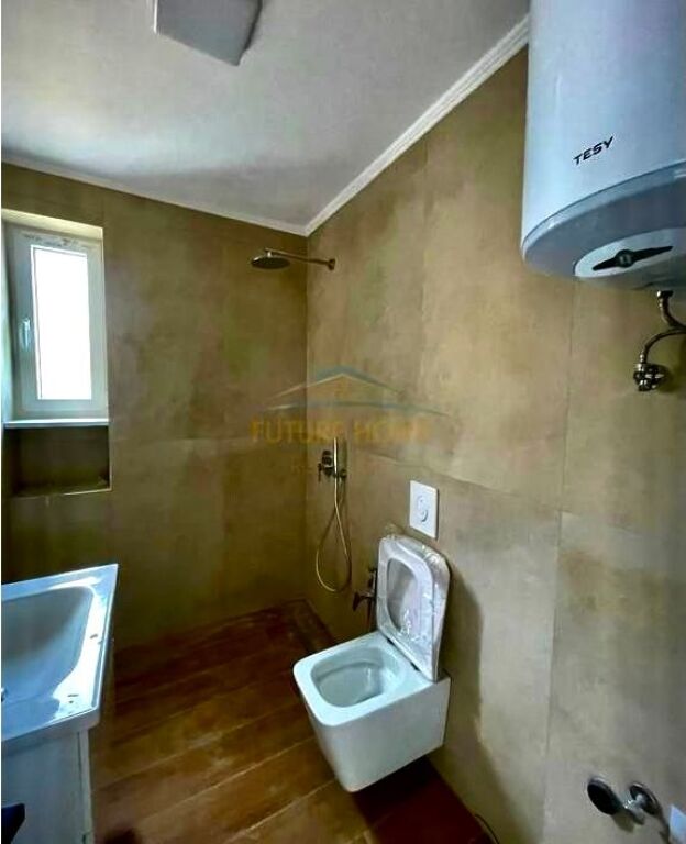 ✨ I Saporestauruar te Tregu Elektrik – 1+1 me Garderobë në Shitje! 🏠