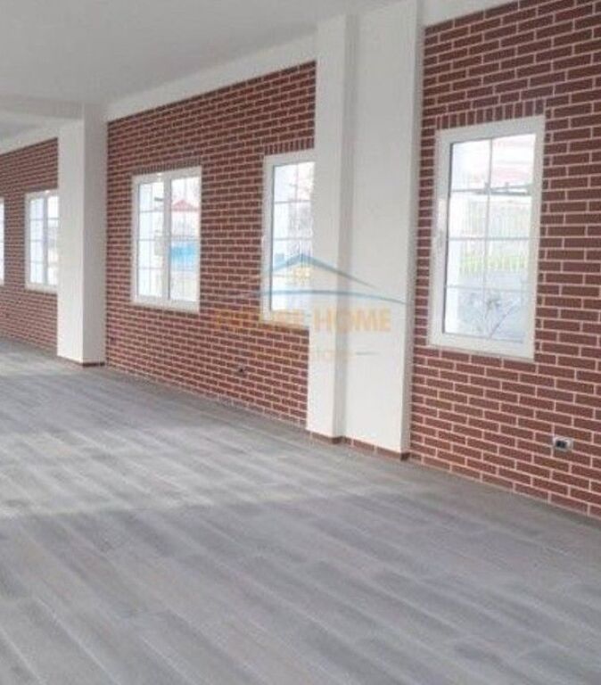 In affitto, Locale Commerciale, Paskuqan.