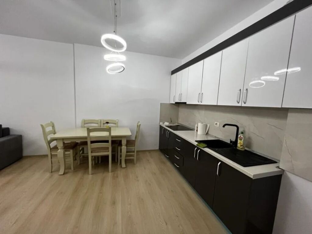 Qera | Apartament 2 + 1+2| Stacioni i Trenit (Kompleksi Usluga)| 700 €/muaj