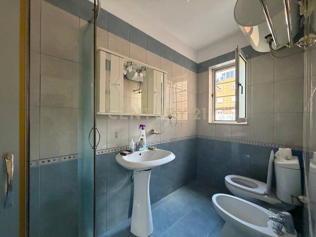 Apartment 1+1 for sale near the Ish Park area, close to Report TV and Ndre Mjeda street.