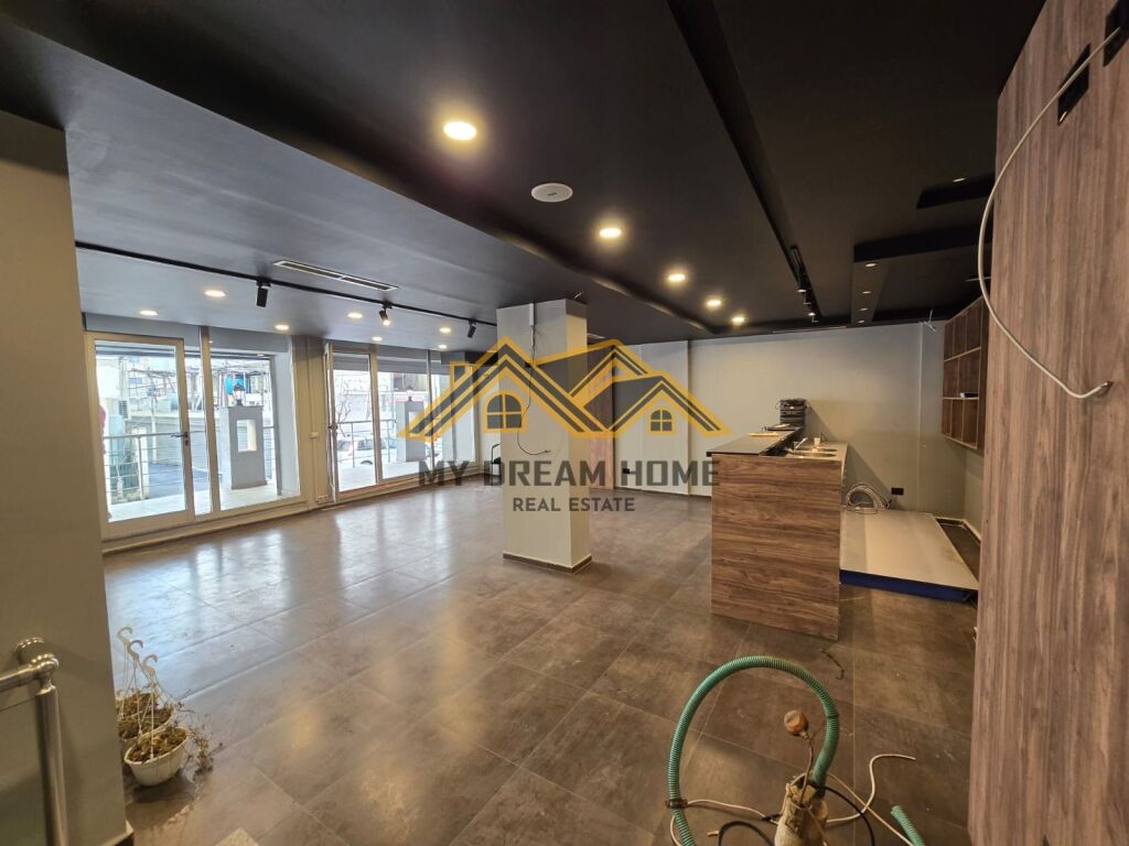 COMMERCIAL UNIT FOR RENT AT UKD DURRES!