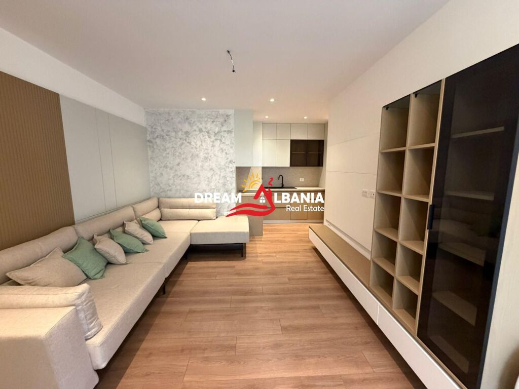 Shitet apartament 2+1 ne Qender te Tiranes prane Kafe Flora (ID 41211759)
