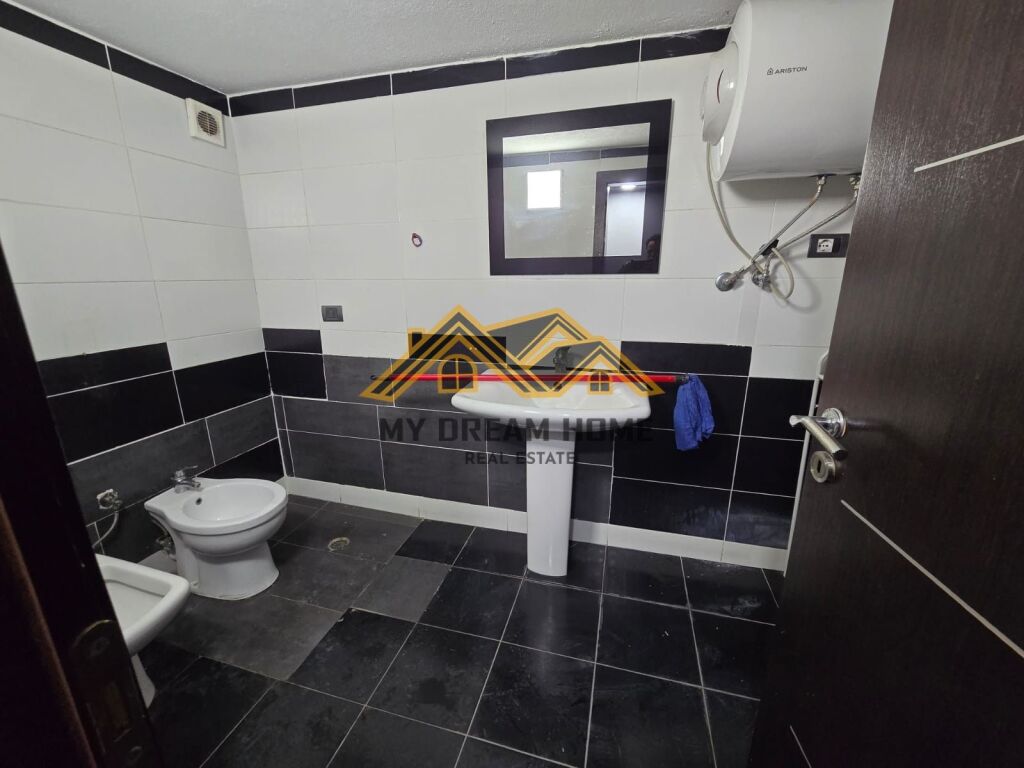 COMMERCIAL UNIT FOR RENT AT UKD DURRES!