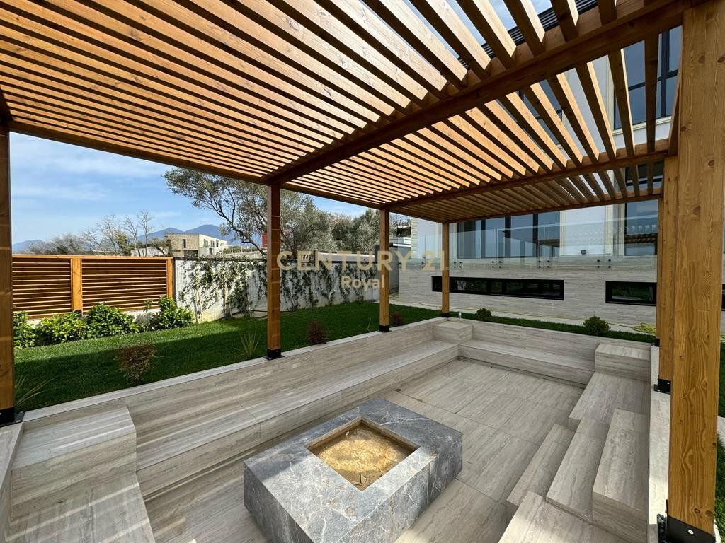 VILLA IN AFFITTO VICINO A ROLLING HILLS