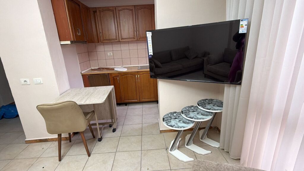 Jepet me qera apartament 1+1 – Rr. Mine Peza