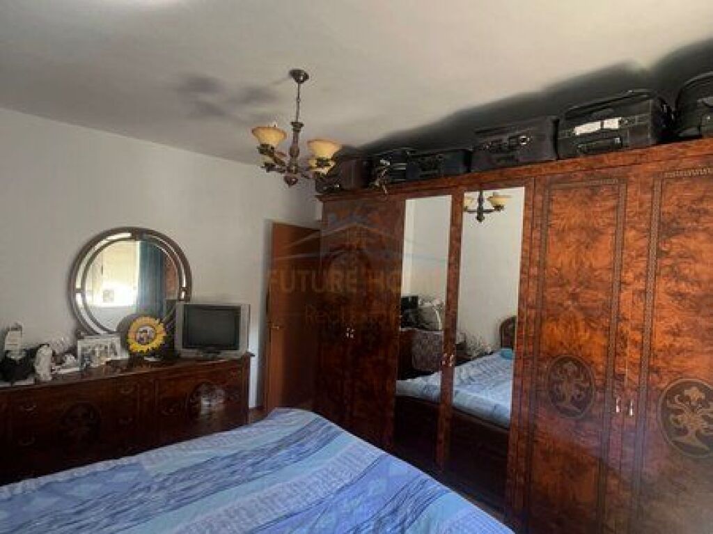 In vendita, Appartamento 3+1, Via Karl Gega, Tirana