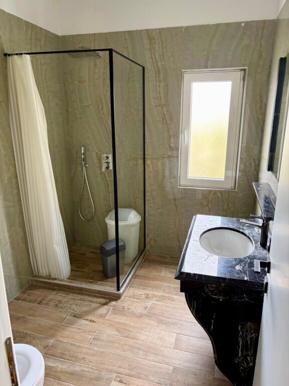 Apartament 2+1 me qera tek Liqeni Farkës