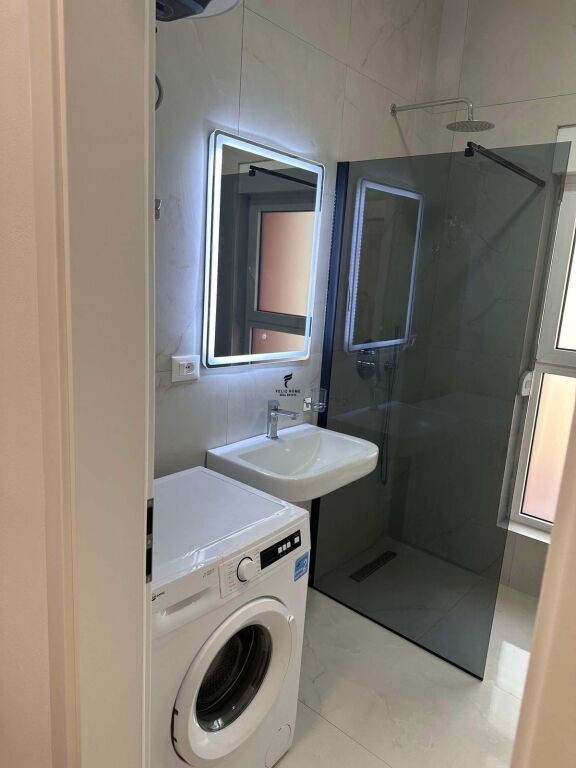 APARTAMENT ME QERA 1+1 ALI DEMI 40.000 LEKE FH-65381