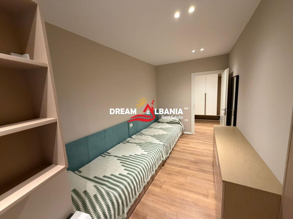 Shitet apartament 2+1 ne Qender te Tiranes prane Kafe Flora (ID 41211759)
