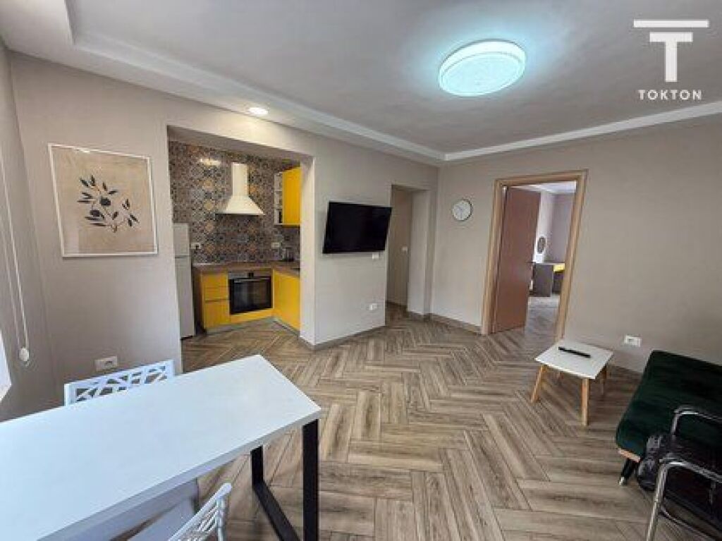SHITET, APARTAMENT 1+1, RRUGA: "21 DHJETORI", TIRANË