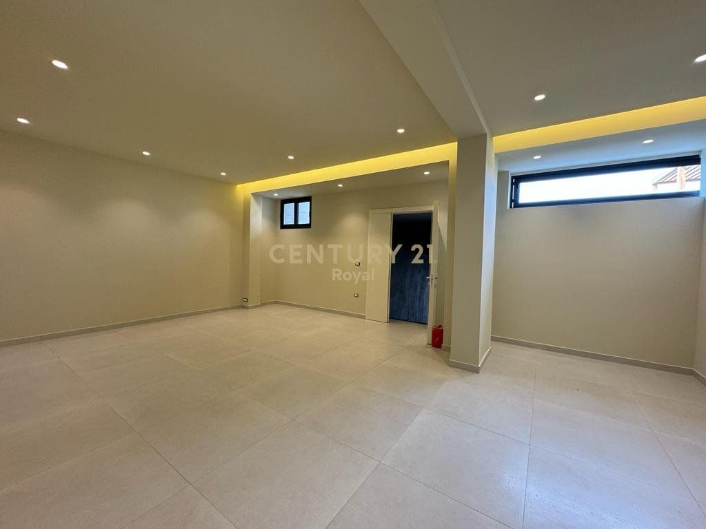 VILLA IN AFFITTO VICINO A ROLLING HILLS