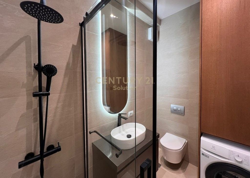 SHITET APARTAMENT 1+1 PRANE PALLATIT ME SHIGJETA