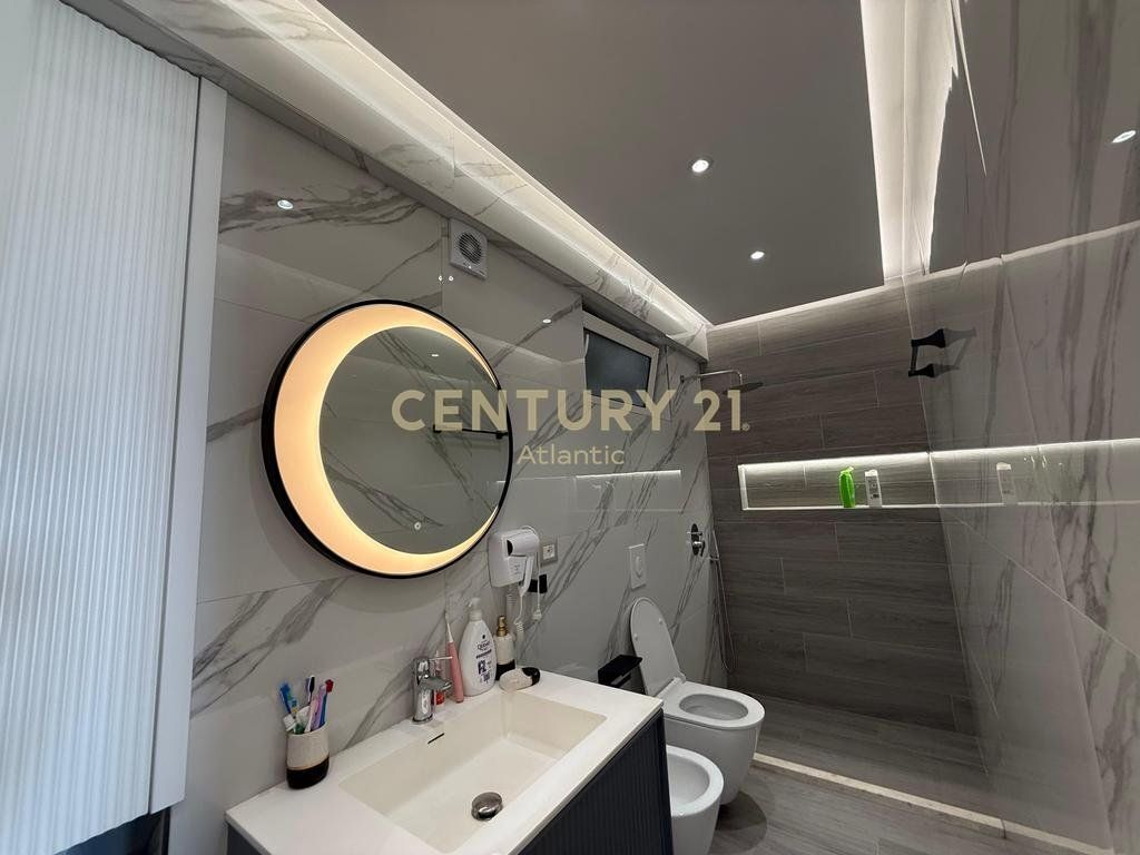 JEPET SUPER VILE ME QERA NE ISH -KENETE DURRES!