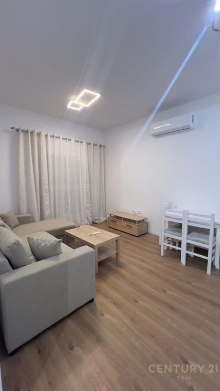 Jepet me qira apartament 1+1 te Kompleksi Mangalem ne Ali Demi