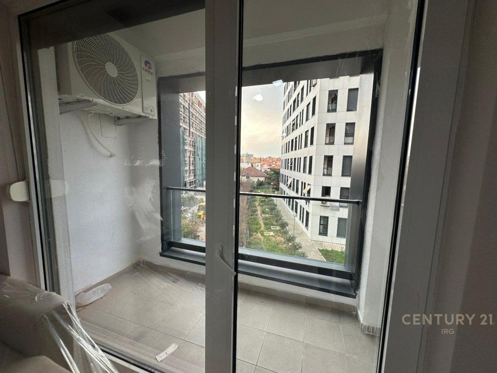 Apartament 1+1 tek Kompleksi Magnet !