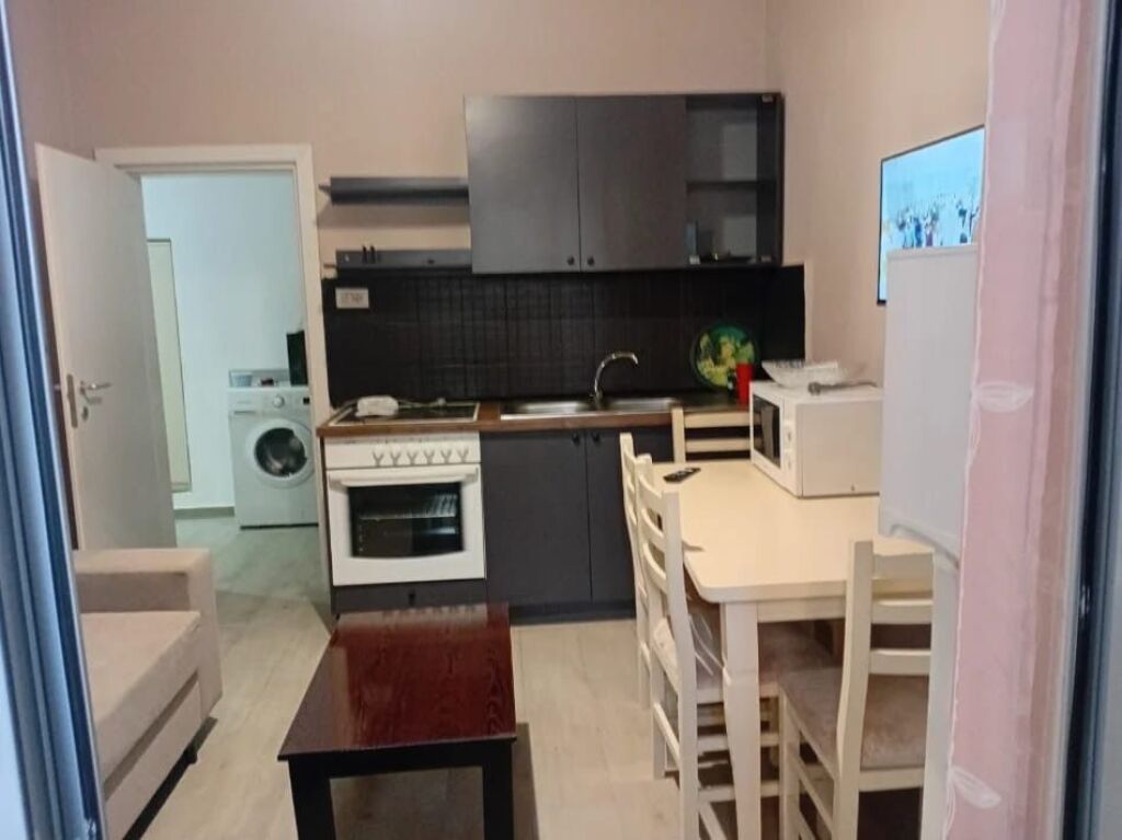 Jepet Me Qera Apartament 1+1+1 Ballkon