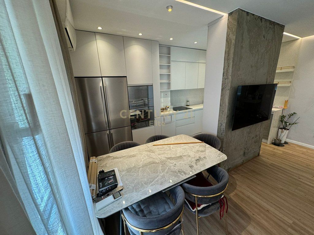 Jepet me qira apartament 2+1+2 tek selvia.