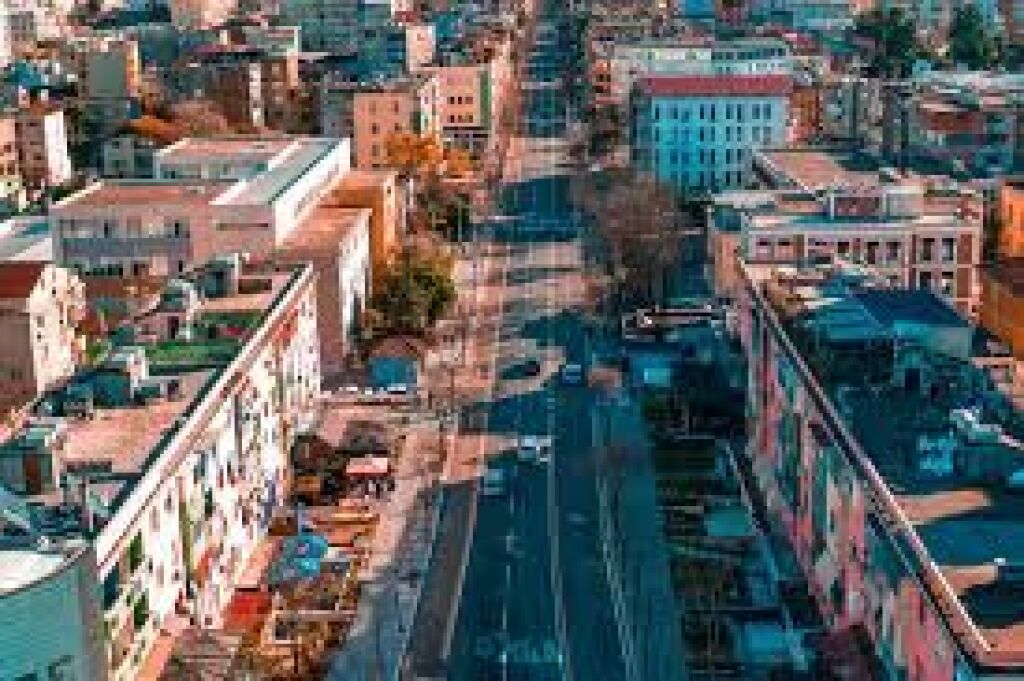 Ambient biznesi per qira buze rruge kryesore