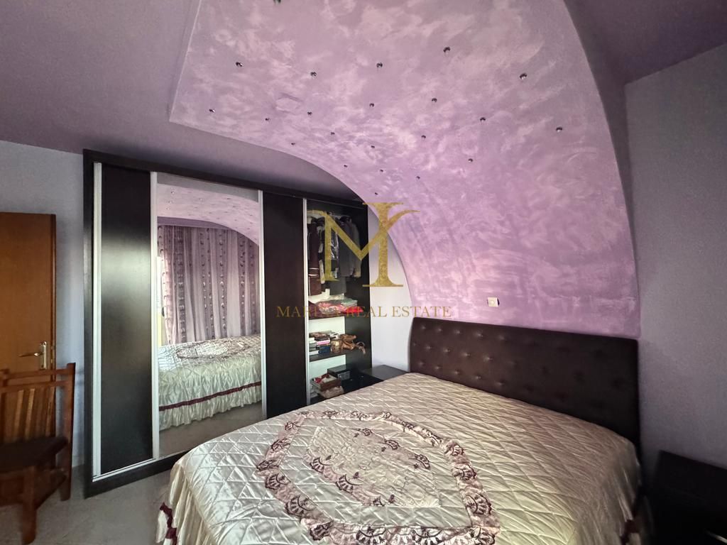 Shitet apartament 2+1+2 ne Durres, Stadiumi. 3 ballkon, 160m2 total