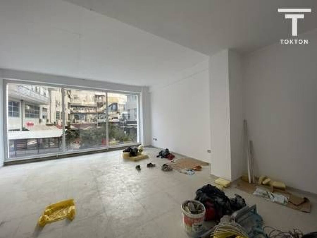 QIRA, AMBIENT BIZNESI, ZOGU I ZI, TIRANË