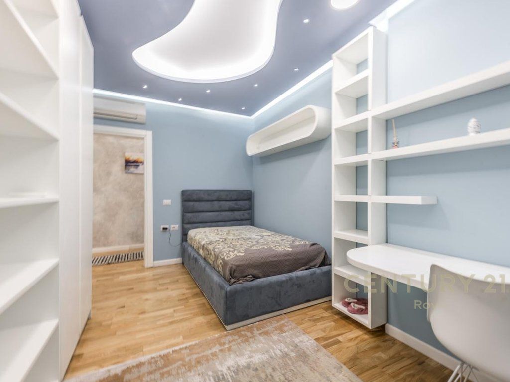 SHITET PENTHOUSE PRAKTIK PËR JETESË KOMODE!