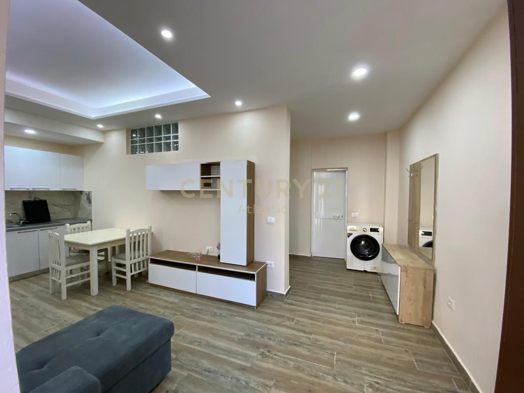SHITET APARTAMENT 1+1 NE QENDER PRANE MUZEUMIT DURRES!