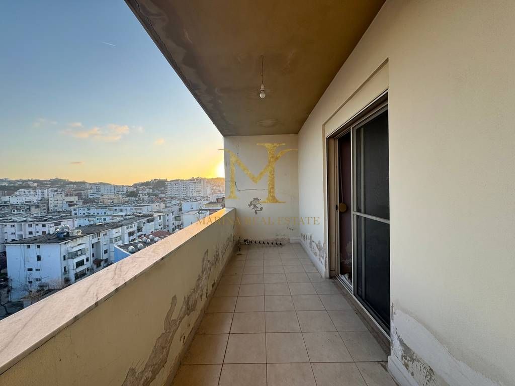 Shitet apartament 2+1+2 ne Durres, Stadiumi. 3 ballkon, 160m2 total