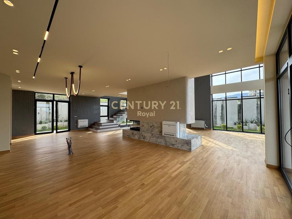 Affittasi villa moderna vicino a Rolling Hills,
