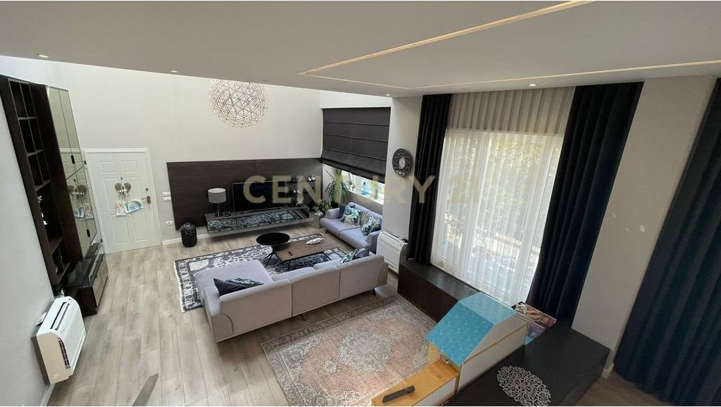 Qira Vilë Premium me Pishinë – Rezidenca Kodra e Diellit 2, Tiranë