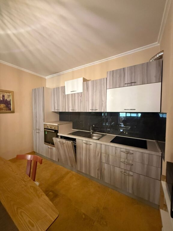 Apartament 1+1 per qera tek Liceu