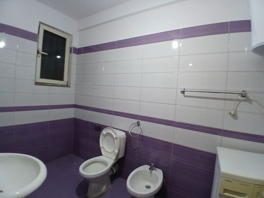 Jepet Me Qera Apartament 1+1+1 Ballkon