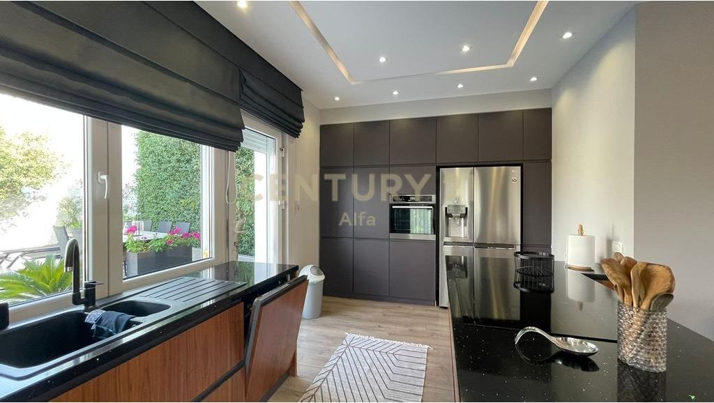 Qira Vilë Premium me Pishinë – Rezidenca Kodra e Diellit 2, Tiranë