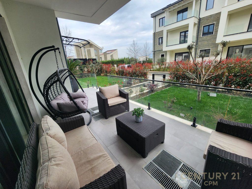 In vendita Triplex 3+2 4 bagni + 3 posti auto – Grey Stone 2 Residence, Lago Secco, Tirana