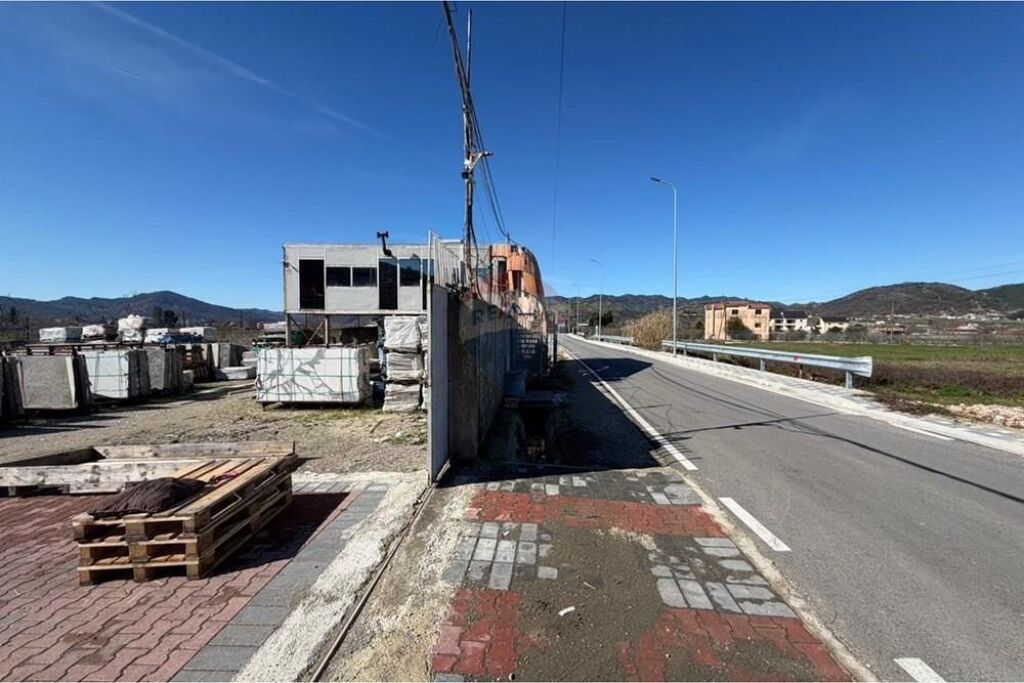 Magazine/Kapanon-For Rent-Peze Helmes,Tirane